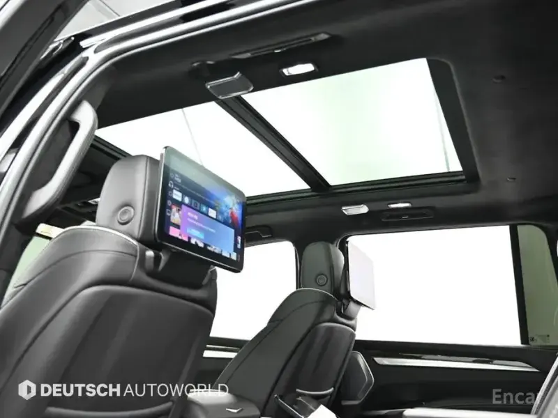 2025 Cadillac Escalade с пробегом 3 935 км