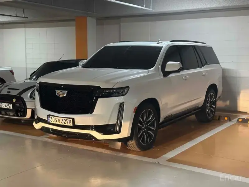 2023 Cadillac Escalade с пробегом 25 446 км