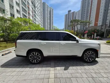2023 Cadillac Escalade с пробегом 25 446 км