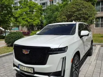 2023 Cadillac Escalade с пробегом 25 446 км