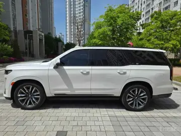 2023 Cadillac Escalade с пробегом 25 446 км