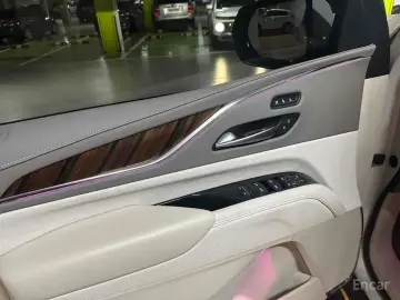 2023 Cadillac Escalade с пробегом 25 446 км