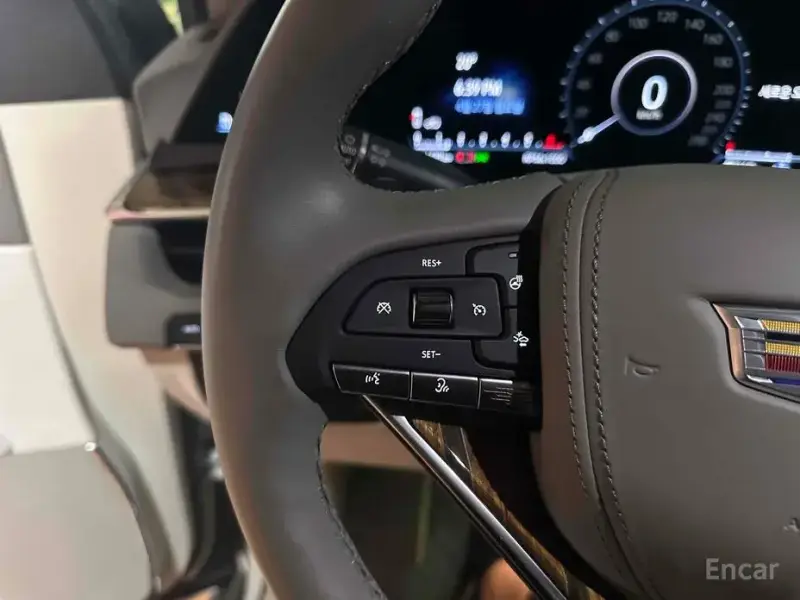2023 Cadillac Escalade с пробегом 25 446 км
