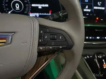 2023 Cadillac Escalade с пробегом 25 446 км