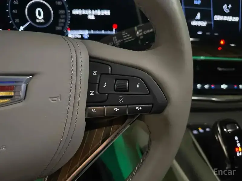 2023 Cadillac Escalade с пробегом 25 446 км