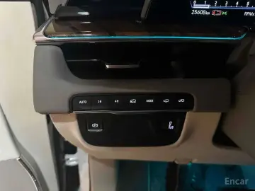 2023 Cadillac Escalade с пробегом 25 446 км