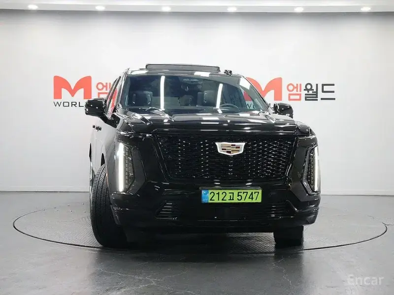 2025 Cadillac Escalade с пробегом 1 580 км