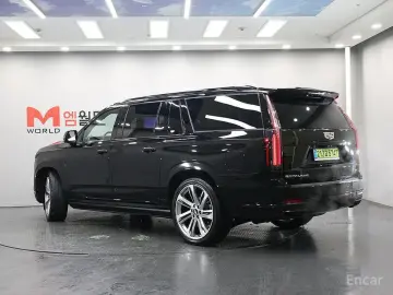 2025 Cadillac Escalade с пробегом 1 580 км