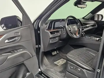 2022 Cadillac Escalade с пробегом 45 911 км
