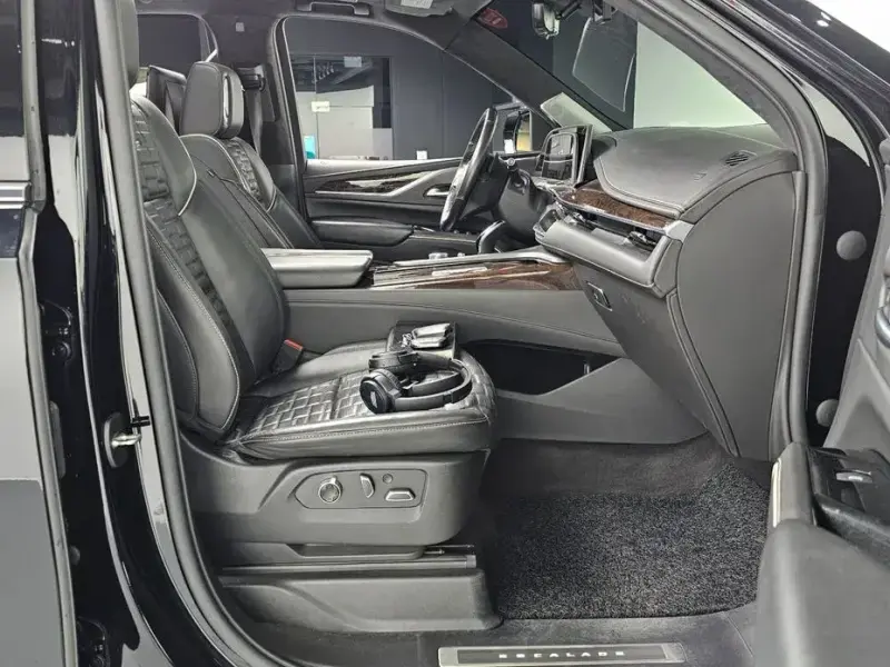 2022 Cadillac Escalade с пробегом 45 911 км
