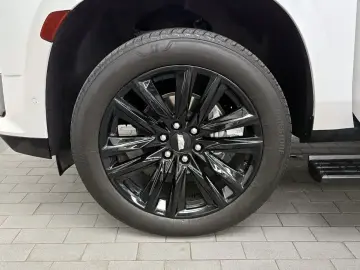 2023 Cadillac Escalade с пробегом 65 875 км