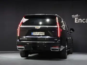 2022 Cadillac Escalade с пробегом 80 014 км