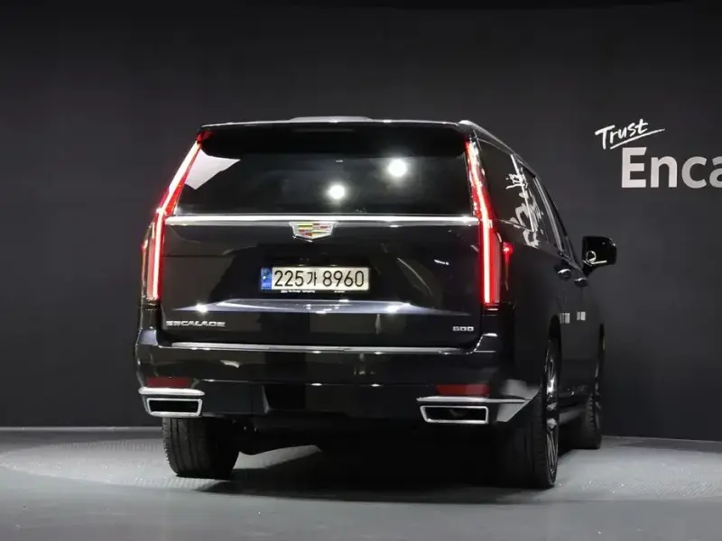 2022 Cadillac Escalade с пробегом 80 014 км