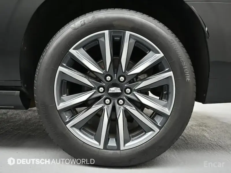 2023 Cadillac Escalade с пробегом 38 209 км