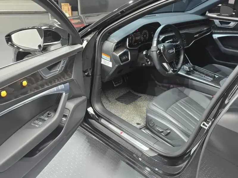 2021 Audi A6 с пробегом 14 090 км