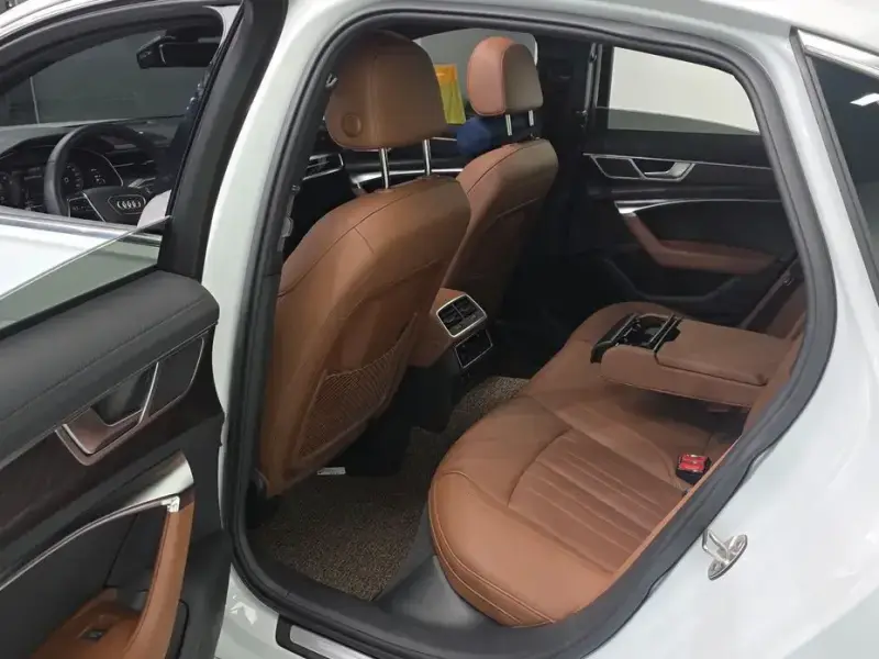 2023 Audi A6 с пробегом 52 651 км