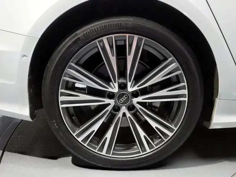 2023 Audi A6 с пробегом 27 365 км