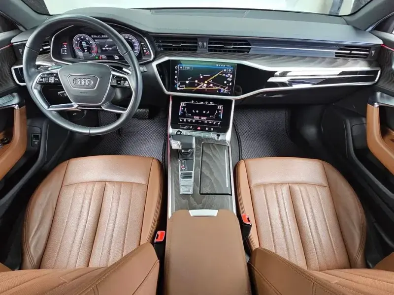 2021 Audi A6 с пробегом 51 992 км