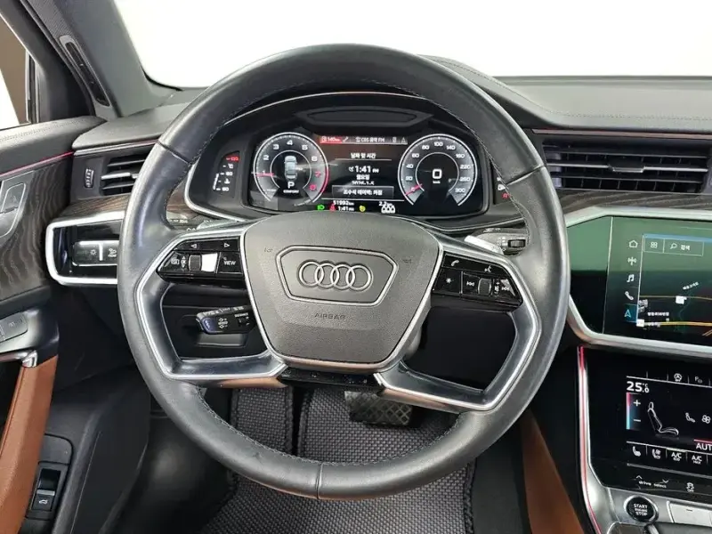 2021 Audi A6 с пробегом 51 992 км