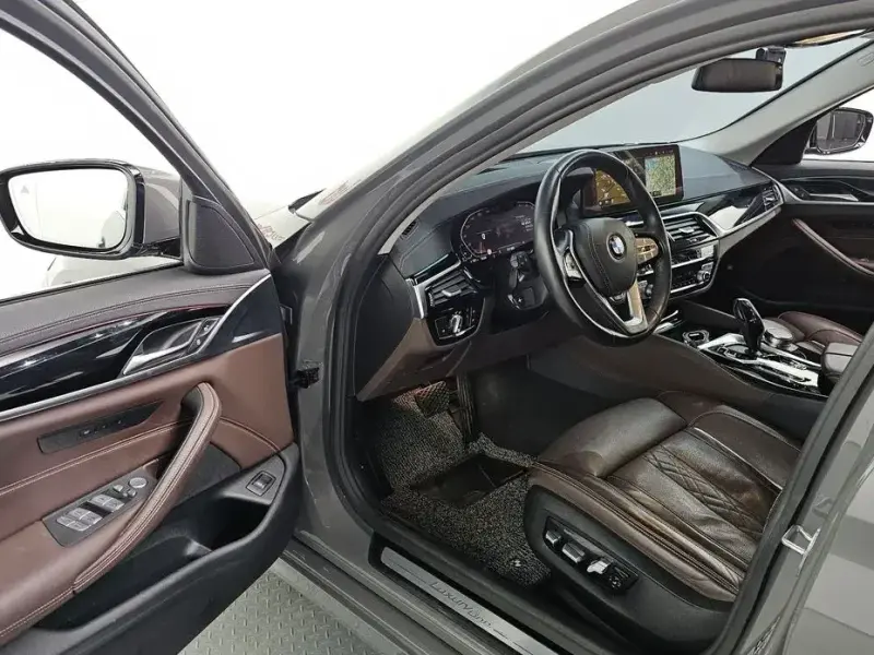 2022 BMW 5 серии с пробегом 62 029 км