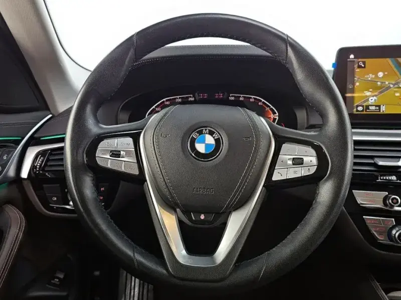 2022 BMW 5 серии с пробегом 62 029 км