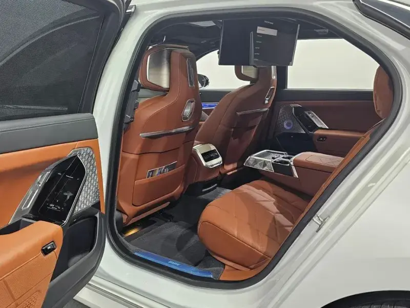 2023 BMW 7 серии с пробегом 16 601 км