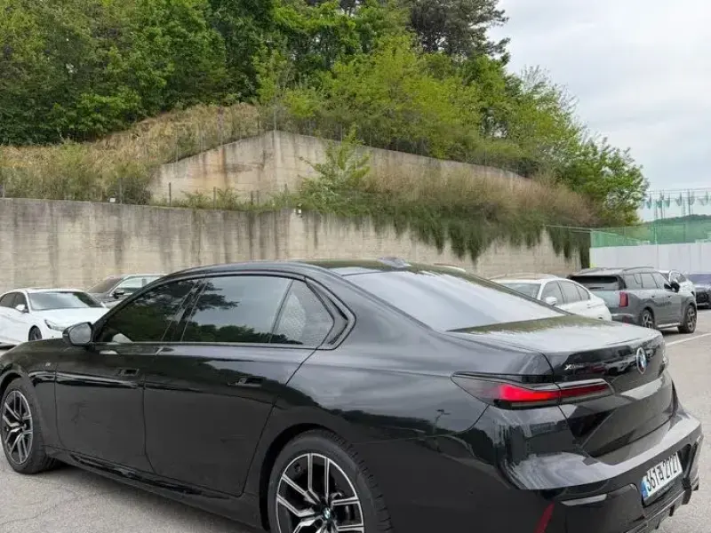 2025 BMW 7 серии с пробегом 5 900 км
