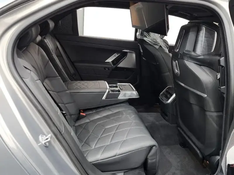 2024 BMW 7 серии с пробегом 29 427 км