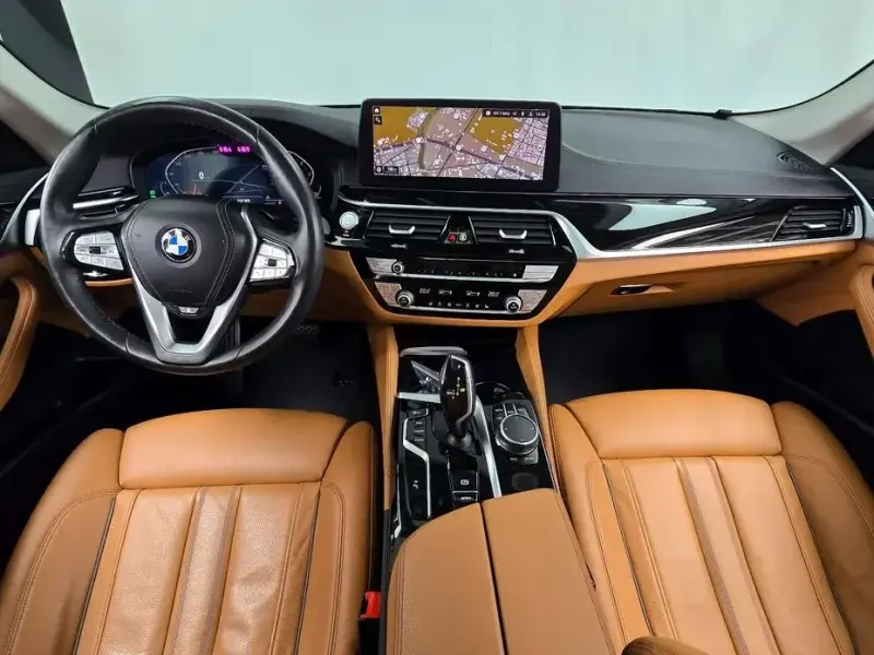 2022 BMW 5 серии с пробегом 63 266 км