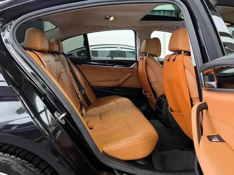 2022 BMW 5 серии с пробегом 63 266 км