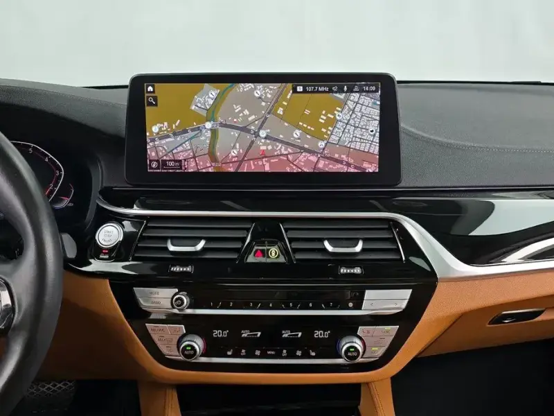 2022 BMW 5 серии с пробегом 63 266 км