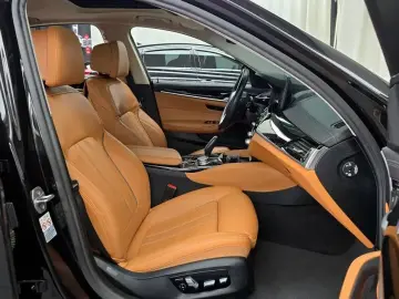 2022 BMW 5 серии с пробегом 63 266 км