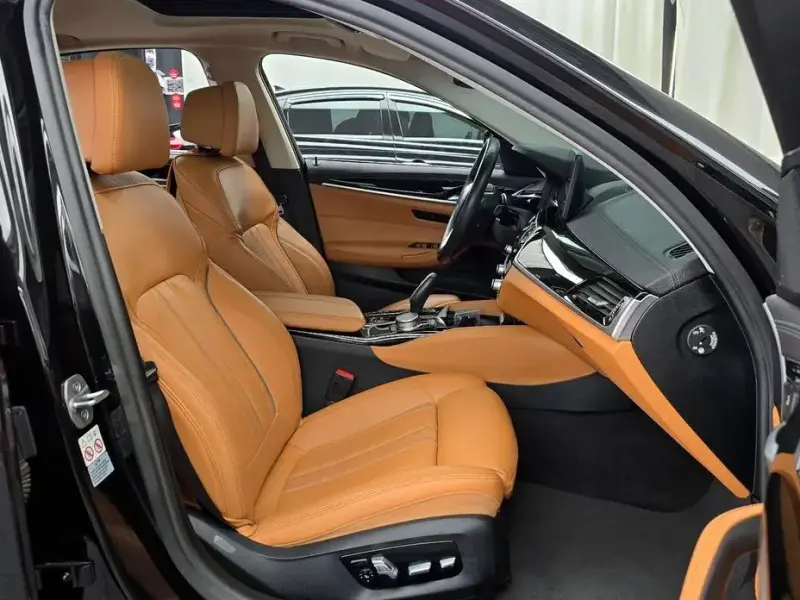 2022 BMW 5 серии с пробегом 63 266 км