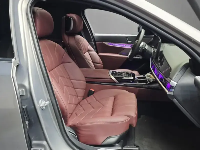 2025 BMW 7 серии с пробегом 15 741 км