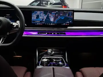 2025 BMW 7 серии с пробегом 15 741 км