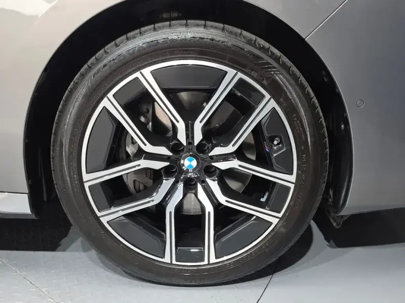 2025 BMW 7 серии с пробегом 15 741 км