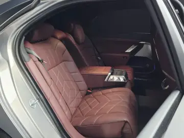 2025 BMW 7 серии с пробегом 15 741 км