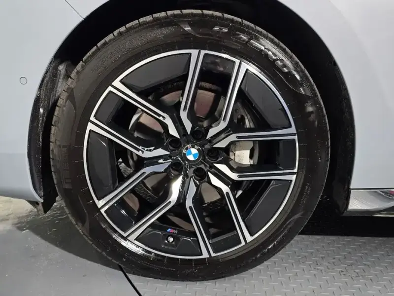 2025 BMW 7 серии с пробегом 15 140 км