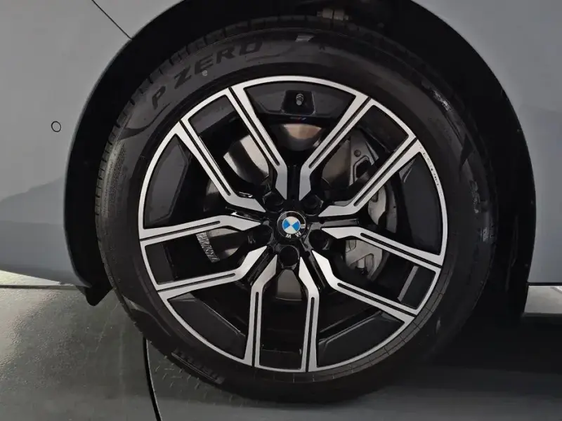 2023 BMW 7 серии с пробегом 23 762 км
