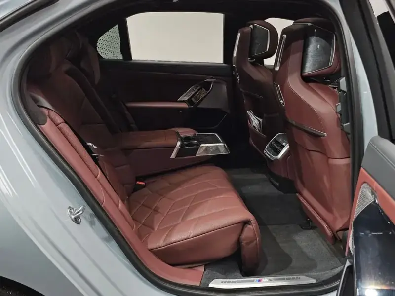2023 BMW 7 серии с пробегом 23 762 км
