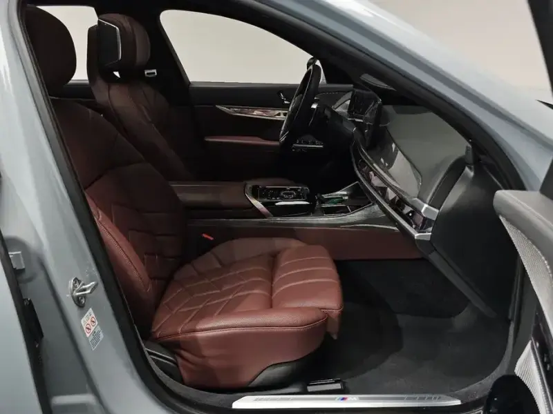 2023 BMW 7 серии с пробегом 23 762 км