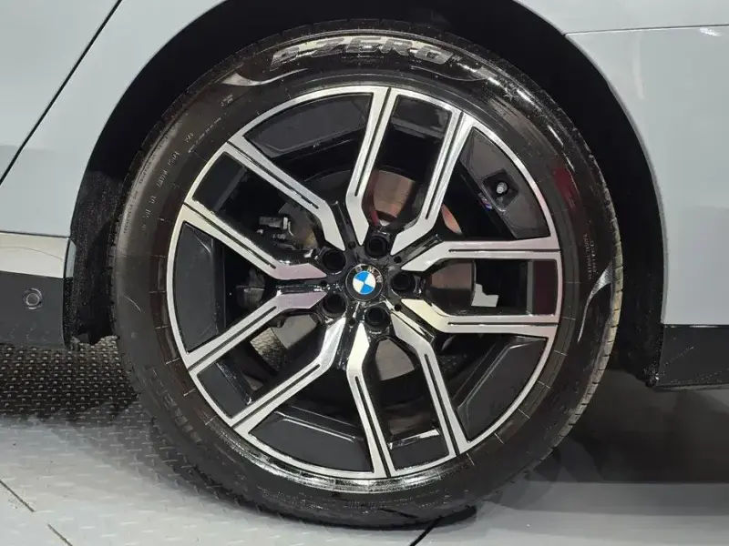 2025 BMW 7 серии с пробегом 15 140 км