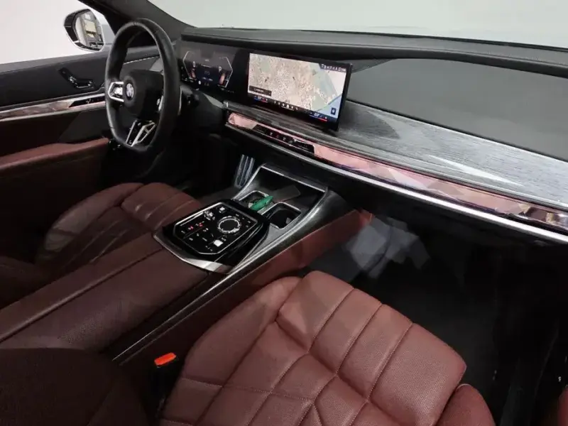 2023 BMW 7 серии с пробегом 23 762 км