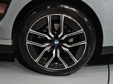 2023 BMW 7 серии с пробегом 23 762 км