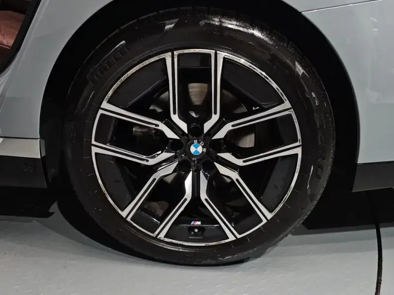 2023 BMW 7 серии с пробегом 23 762 км