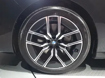 2023 BMW 7 серии с пробегом 39 484 км