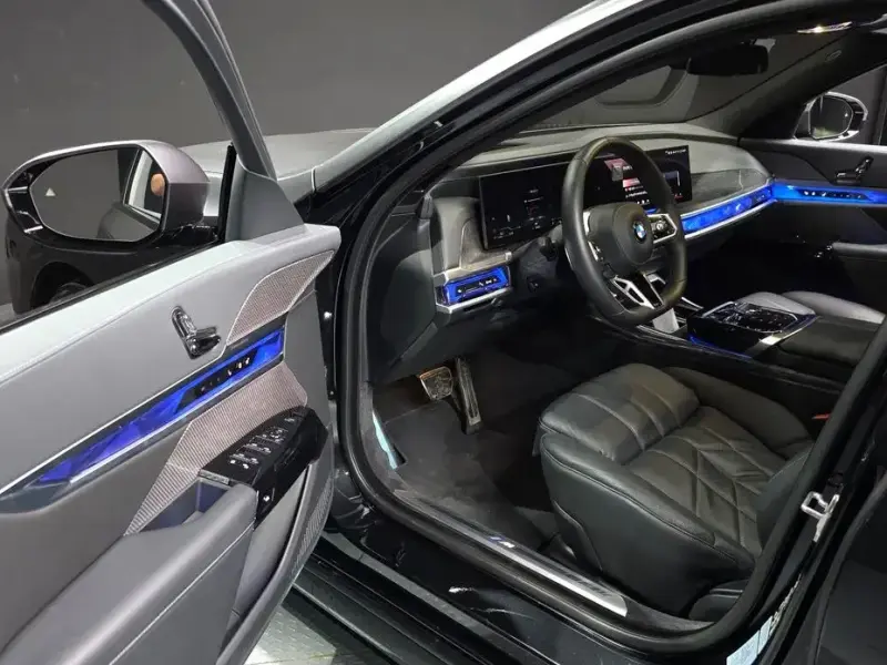 2023 BMW 7 серии с пробегом 39 484 км