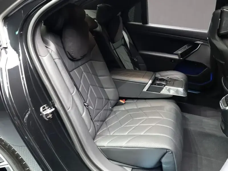 2023 BMW 7 серии с пробегом 39 484 км