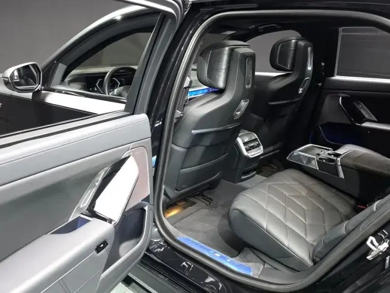 2023 BMW 7 серии с пробегом 39 484 км