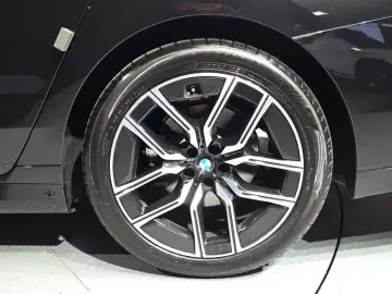 2023 BMW 7 серии с пробегом 39 484 км